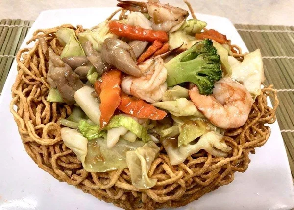 Crispy Pan-Fried Noodles with Shrimp and Vegetables